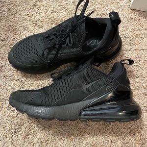 All black Nike Air max 270